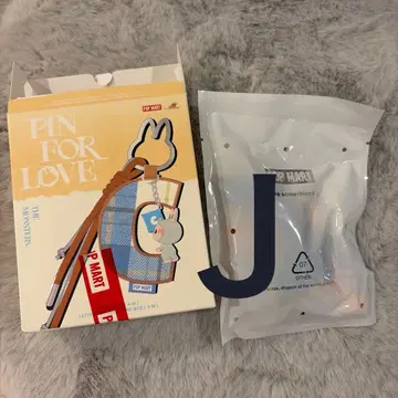 (내부 가방 미개봉) LABUBU 알파벳 펜던트 [ J ]