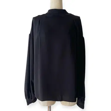 UNITED TOKYO GIFU 블랙 긴팔 셔츠 블라우스