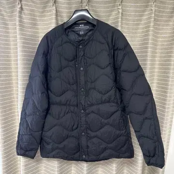 화이트 마운티니어링 울트라 라이트 다운 자켓 UNIQLO