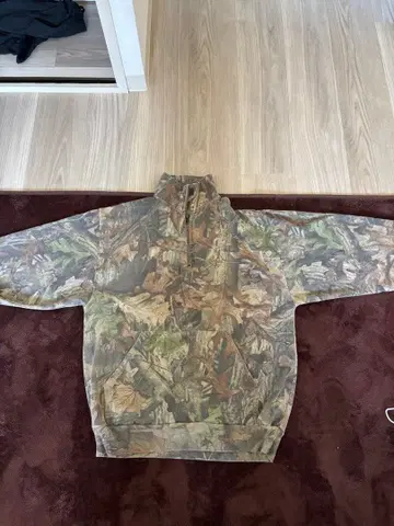 카모 패턴 하프 지퍼 후드티