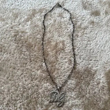 DG 로고 목걸이 금속제
