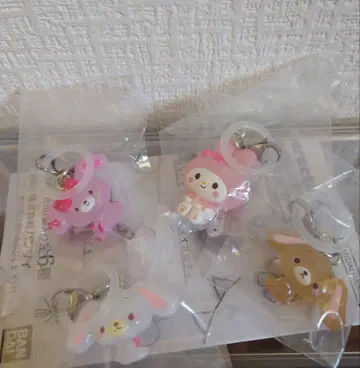 [ 산리오 캐릭터즈 ] 윳토 메지루시 액세서리 2
