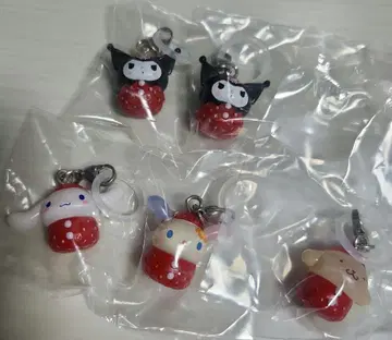 산리오 딸기 메지루시 액세서리