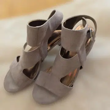 그레이 오픈토 샌들 중간 힐