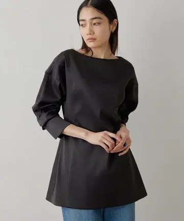 2025 윔 가젯 스트레치 새틴 블라우스