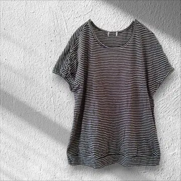 1점 네이비와 화이트의 보더 반팔 T셔츠 티셔츠 상의