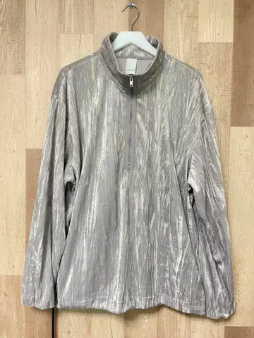 금박 프린트 하프 지퍼 맨투맨