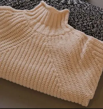 새상품 BATONER CHUNKY SIGNATURE 하이넥