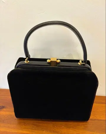 블랙 벨벳 핸드백 (하마노 가죽 공예)