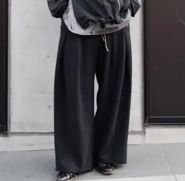 ORDINARY HOME BAGGY 신야코즈카 SHINYAKOZUKA