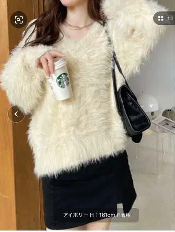 Ada. 장모 페더 얀 V넥 샤기 니트