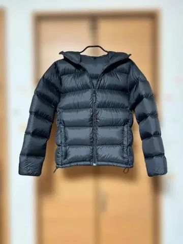 [ 새상품급 ] 무인양품 후드 부착 다운 자켓 S 사이즈 블랙