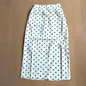 도트 무늬 타이트 스커트