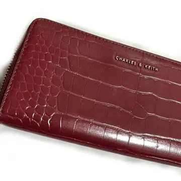 찰스&키이스 크로커다일풍 엠보 가죽 적자색 레드 퍼플 장지갑