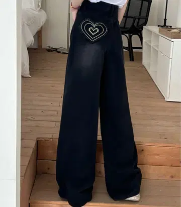 DIAVEL 백 하트 무늬 데님 팬츠 블랙 M 사이즈