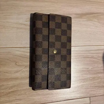 다미에 패턴 장지갑 브라운