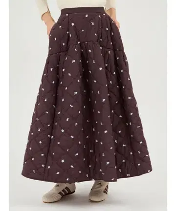 완판템 emmi 플라워 자수 퀼팅 스커트