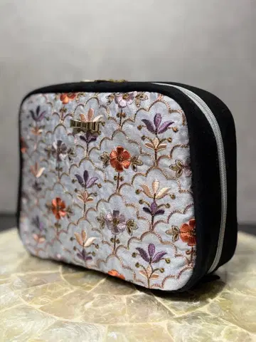 메이크업 파우치 인도 자수 (스카이블루)