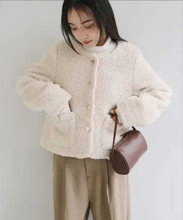 andme 라메 보아 골드 버튼 노카라 자켓