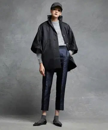 [ 새상품급 ] 드로어 블랙 새틴 패딩 코트
