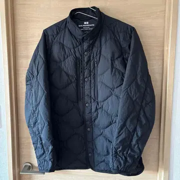 UNIQLO 화이트 마운티니어링 다운 자켓 (블랙 S 사이즈)