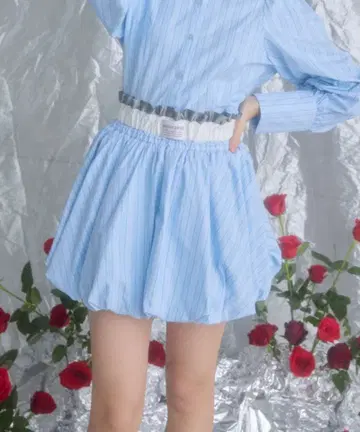 스카이블루 스트라이프 플레어 스커트 monepine