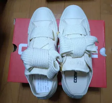 박스 포함 새상품 컨버스 화이트 스니커즈