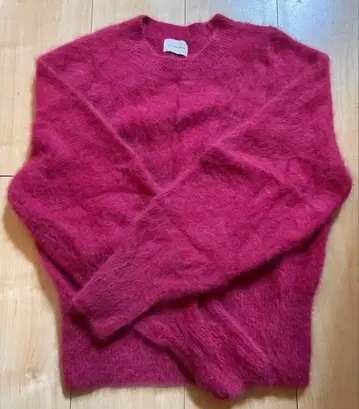 그린 레이블 릴랙싱 핑크 스웨터