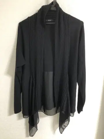 컴시즘 가디건 블랙