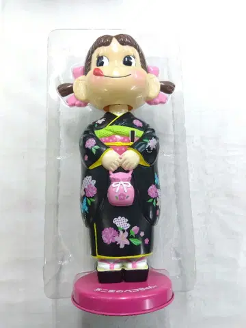 기모노 피규어 꽃무늬 나비 패턴 페코짱 인형 높이 37cm