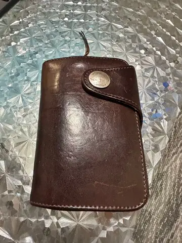브라운 가죽 접이식 지갑 단추식
