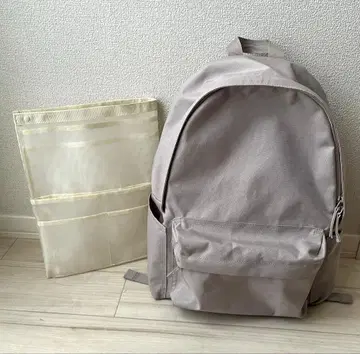 어깨 부담을 덜어주는 발수 럭색