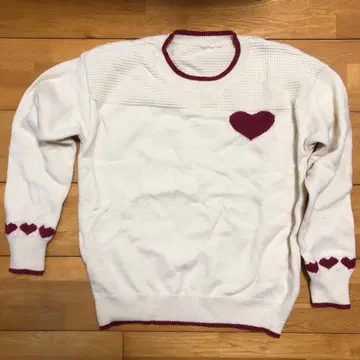 하트 모티브 긴팔 니트 스웨터