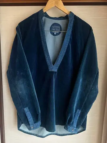 네이비 V넥 코듀로이 긴팔