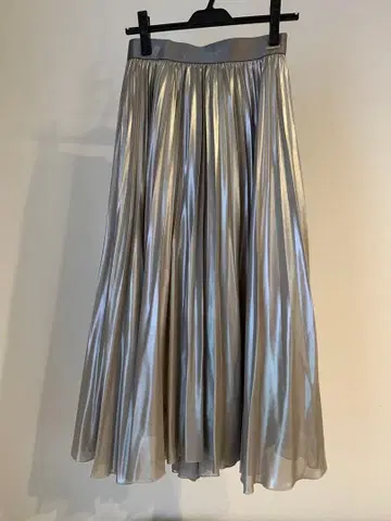 BRAHMIN 실버 플리츠 롱 스커트