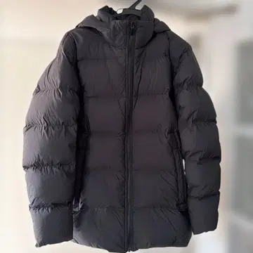 유니클로 심리스 다운 파카 M