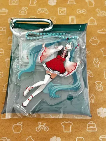 하츠네 미쿠 아크릴 키링 빨간색 드레스