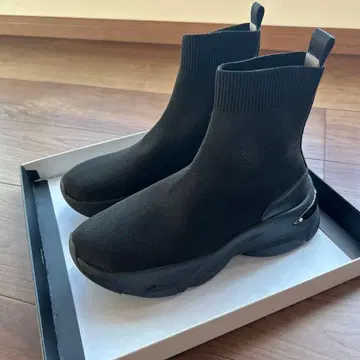 다이애나 니트 삭스 스니커즈 BLACK 23.5cm