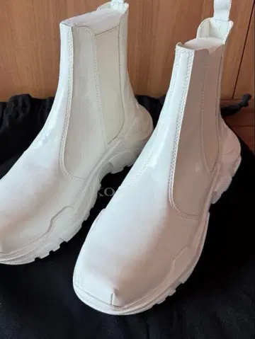 AKIKOAOKI 화이트 사이드 고어 부츠 36