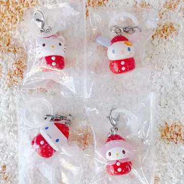 산리오 가챠 딸기 메지루시 액세서리