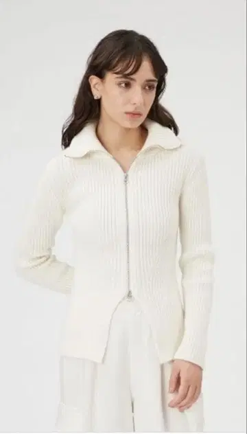 FRAY I.D 오픈 지퍼 니트 아이보리