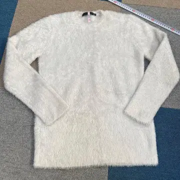 화이트 퍼 스타일 긴팔 스웨터 XL