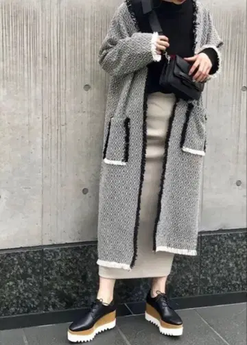 카프리슈 마쥬 새상품급 자카드 프린지 코트 마름모