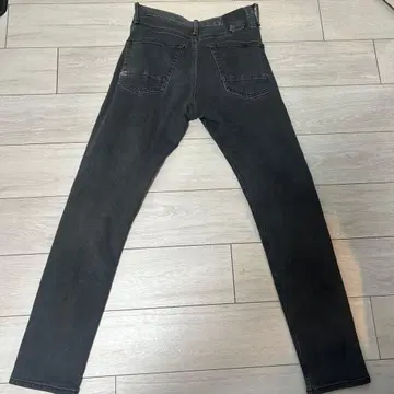 DENHAM 슬림핏 블랙 데님