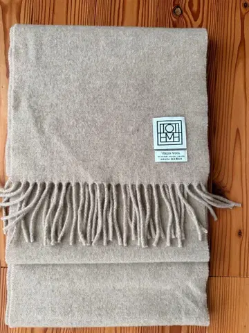 Toteme 롱 머플러 스톨 라이트 베이지