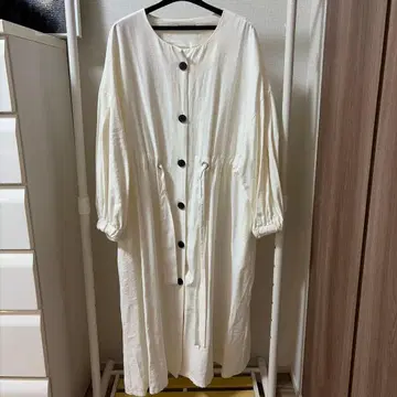 미스틱 화이트 원피스