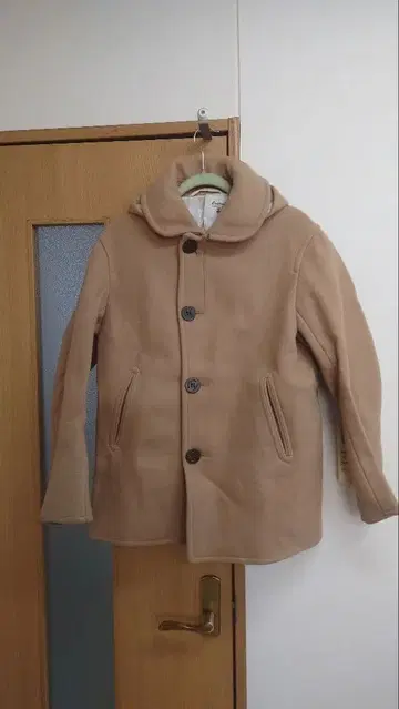 오시발(Orcival) 후드 부착 베이지 피코트 France 5