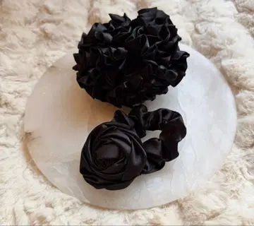 ete_objet 한국 블랙 새틴풍 로즈 & 볼륨 스크런치 2세트