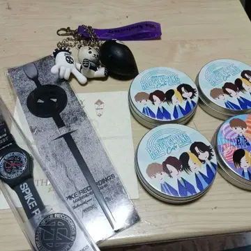 사탕 캔, 헤어콤, 손목시계 기타 (GLAY)