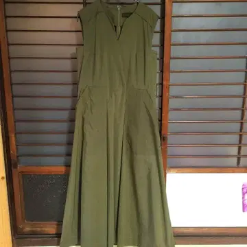 MANT PULINE 슬리브리스 롱 원피스